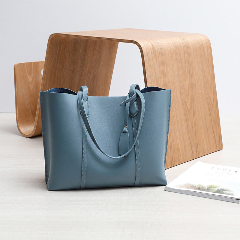 Valmio Nivora leather women's handbag - light blue